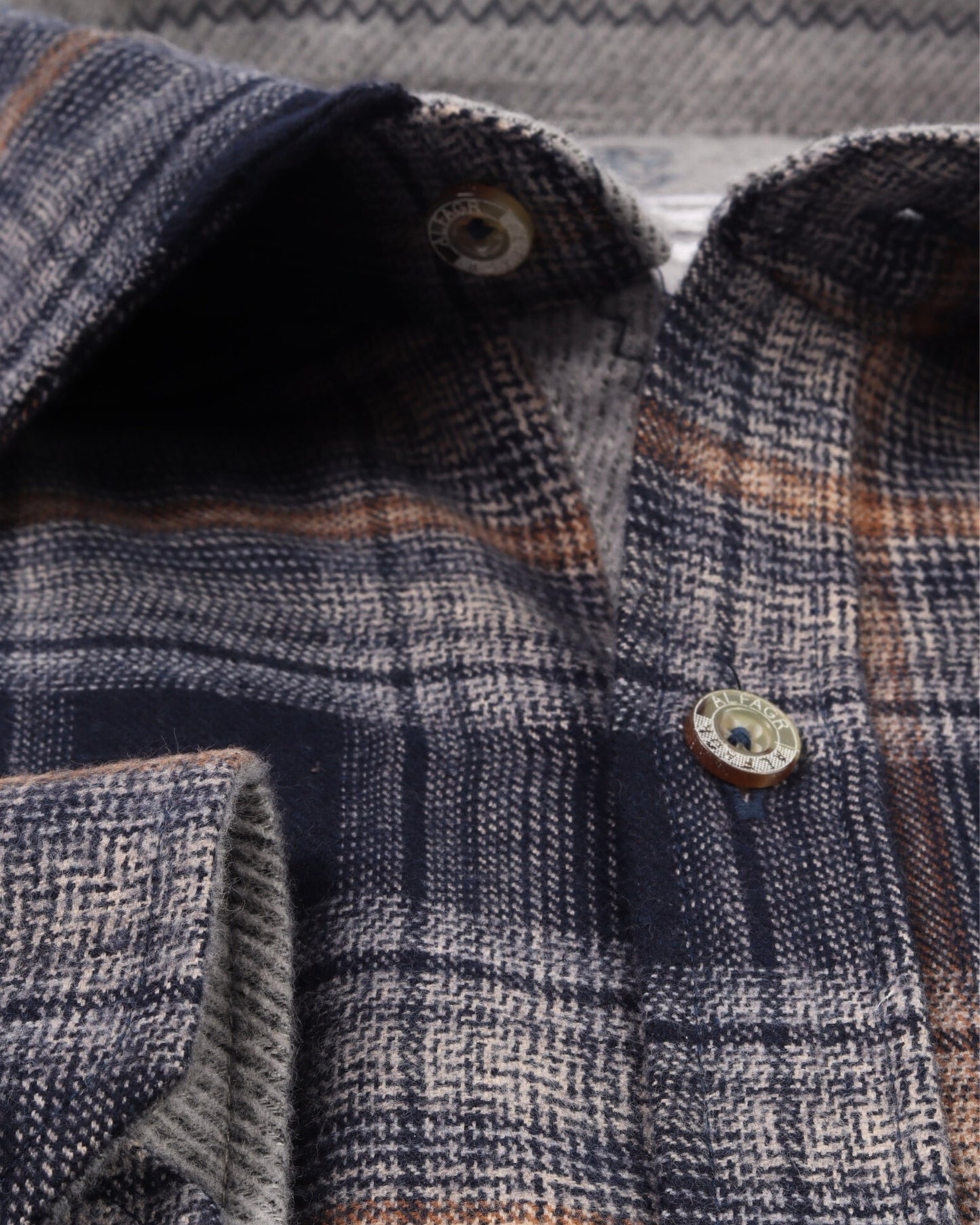 قميص صوف مقاس خاص