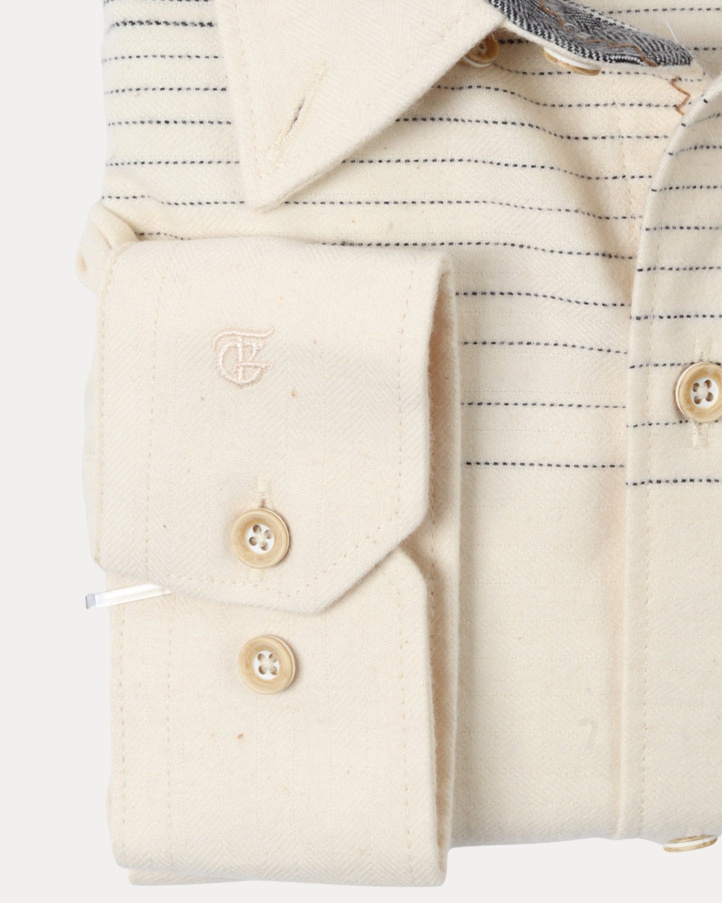 قميص صوف مقاس خاص